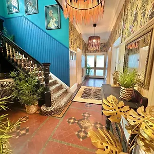 https://lemur-lodge.bournemouth-hotels.org
